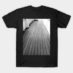 Deck, Royal Yacht Britannia, Edinburgh T-Shirt